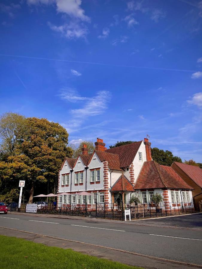 The Bulls Head Inn Ewhurst Extérieur photo